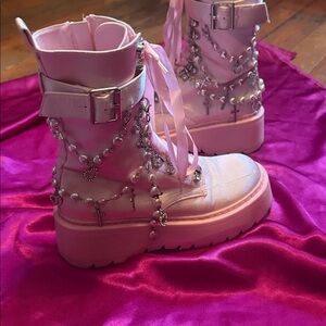 Sugar Thrillz size 9 Women's Pink Platform Boots with Chains